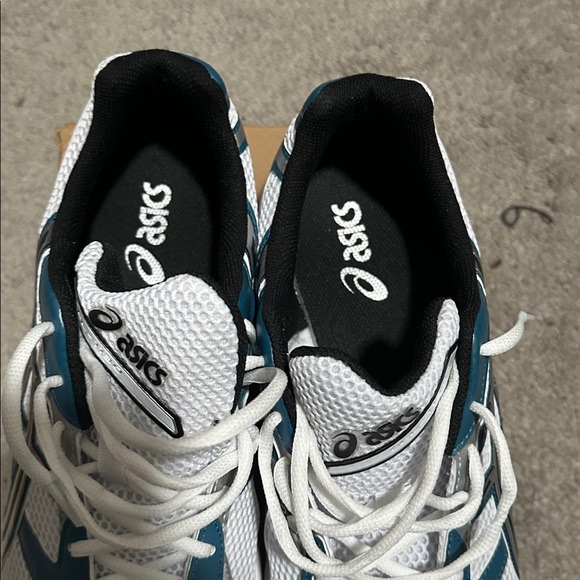 ASICS Men's White and Teal Athletic Shoes - Picture 4 of 8